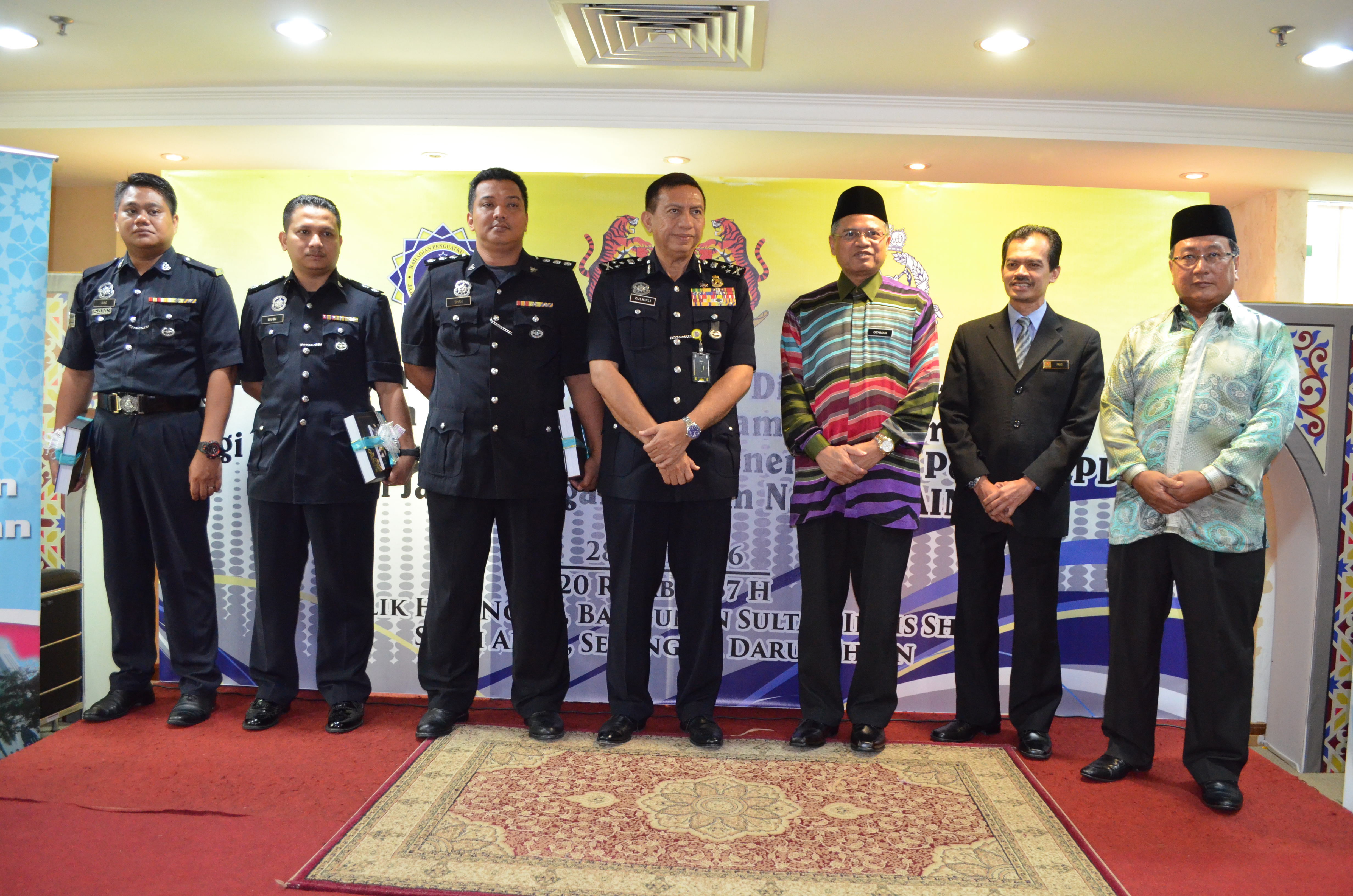 penyerahan polis jais 2016 7