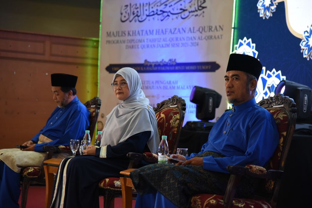 205 Pelajar Dirai Dalam Majlis Khatam Hafazan Al Quran Program Diploma Darul Quran 01