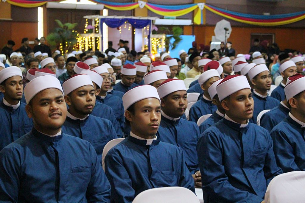 205 Pelajar Dirai Dalam Majlis Khatam Hafazan Al Quran Program Diploma Darul Quran 04