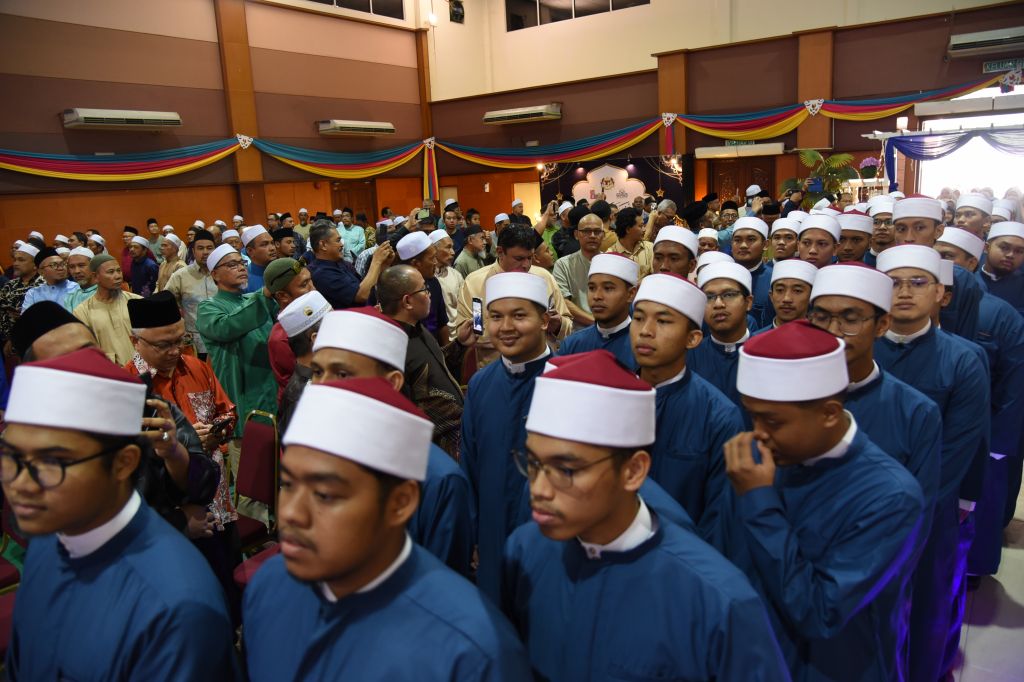205 Pelajar Dirai Dalam Majlis Khatam Hafazan Al Quran Program Diploma Darul Quran 05