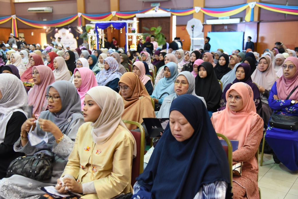 205 Pelajar Dirai Dalam Majlis Khatam Hafazan Al Quran Program Diploma Darul Quran 07
