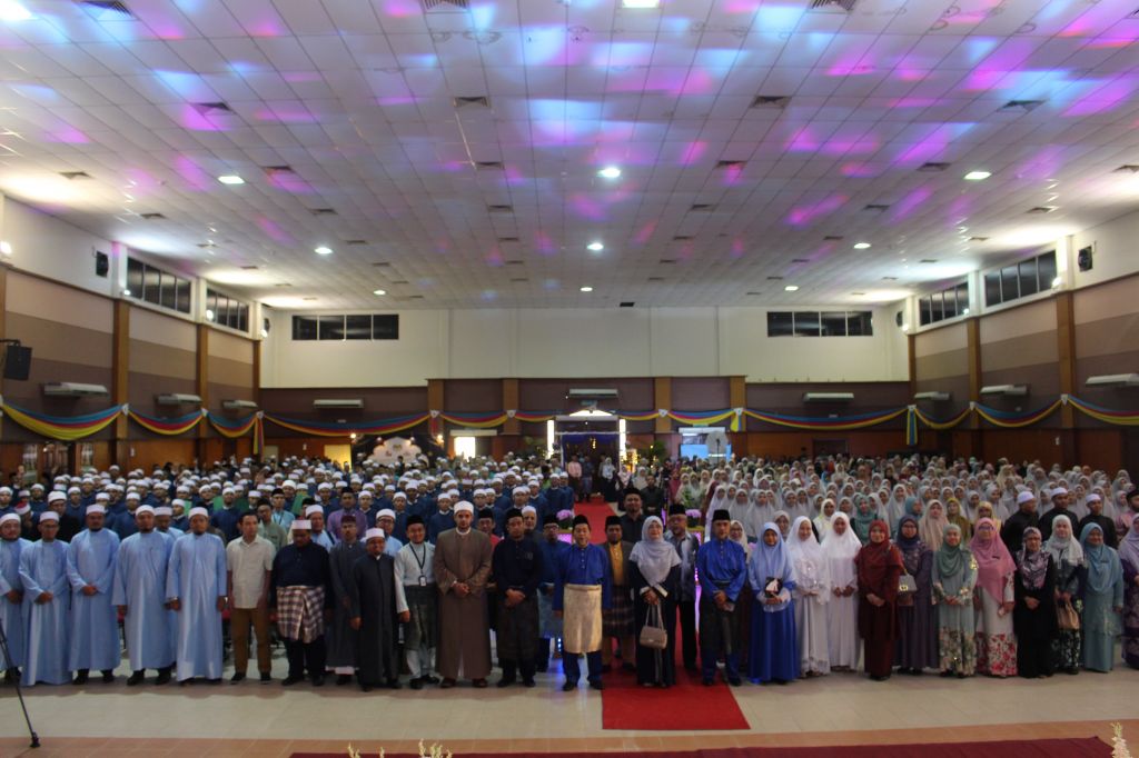 205 Pelajar Dirai Dalam Majlis Khatam Hafazan Al Quran Program Diploma Darul Quran 08