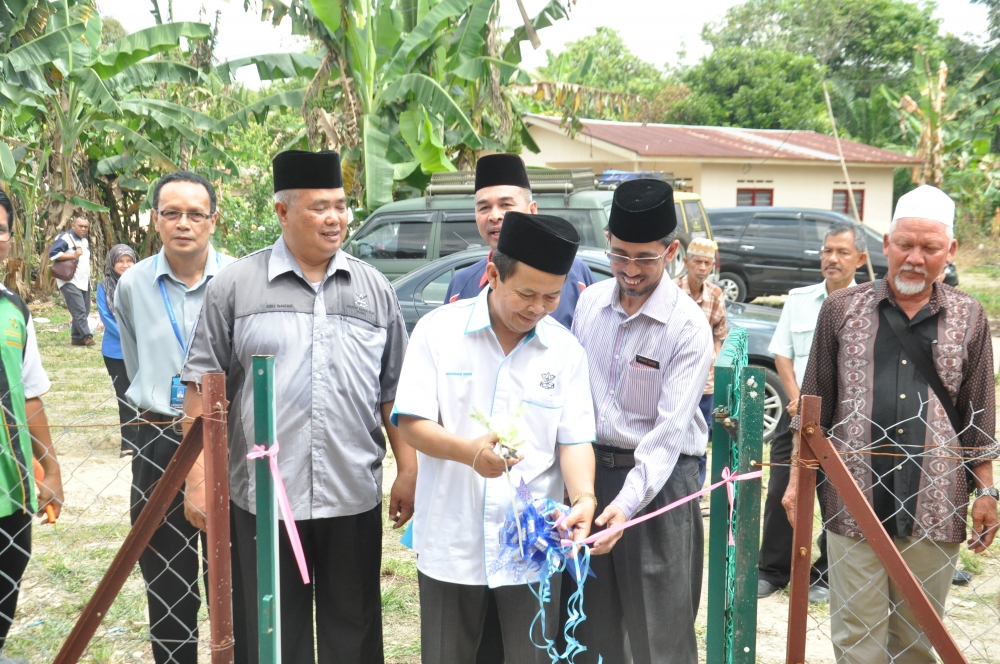 Perasmian Surau Kampung Orang Asli 1