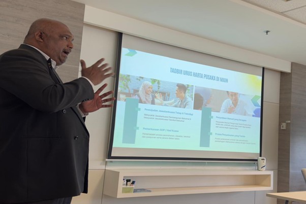 Kunjungan Pengarah Bahagian Pengurusan Perundangan Tanah 01