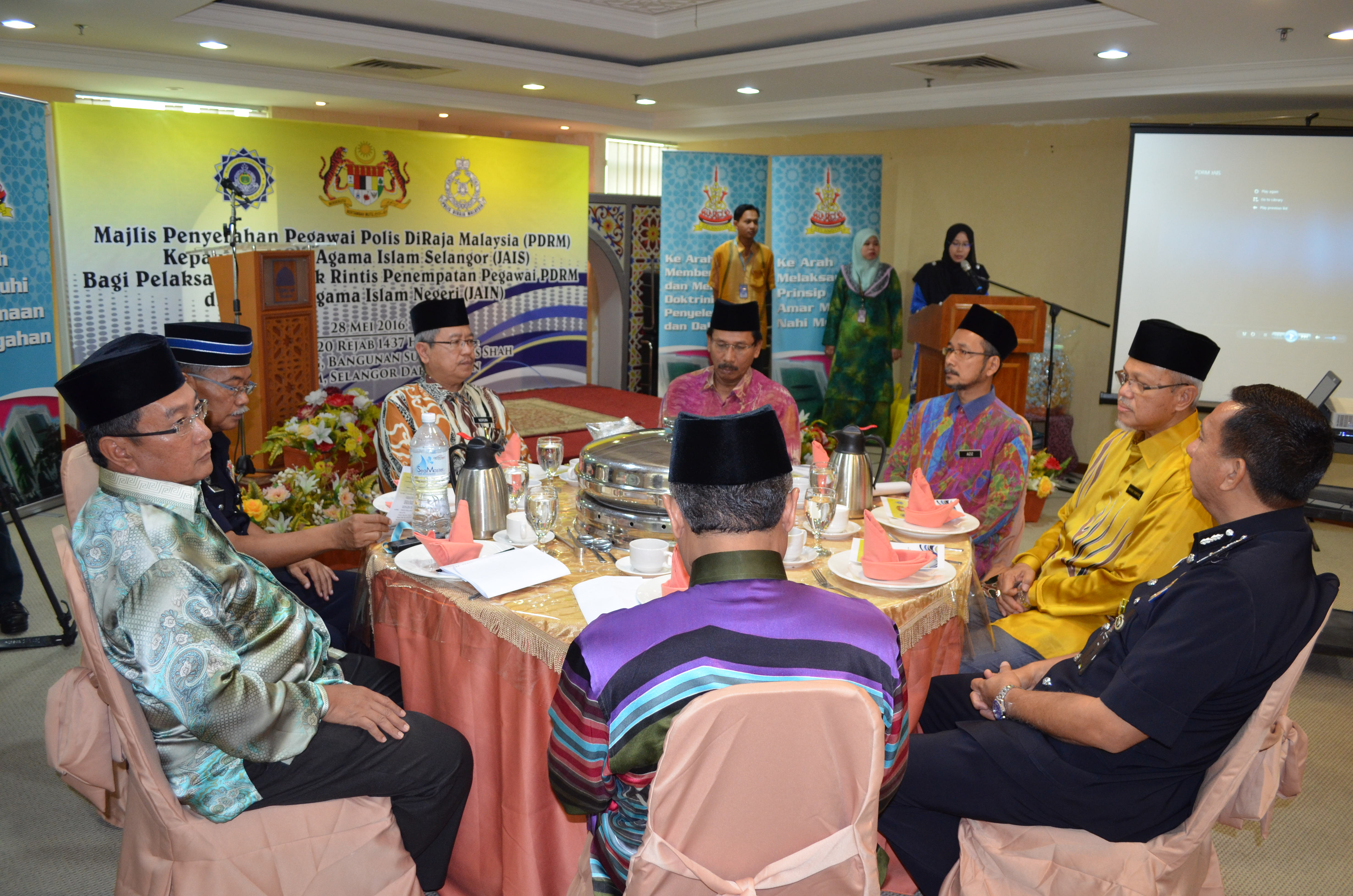 penyerahan polis jais 2016 3