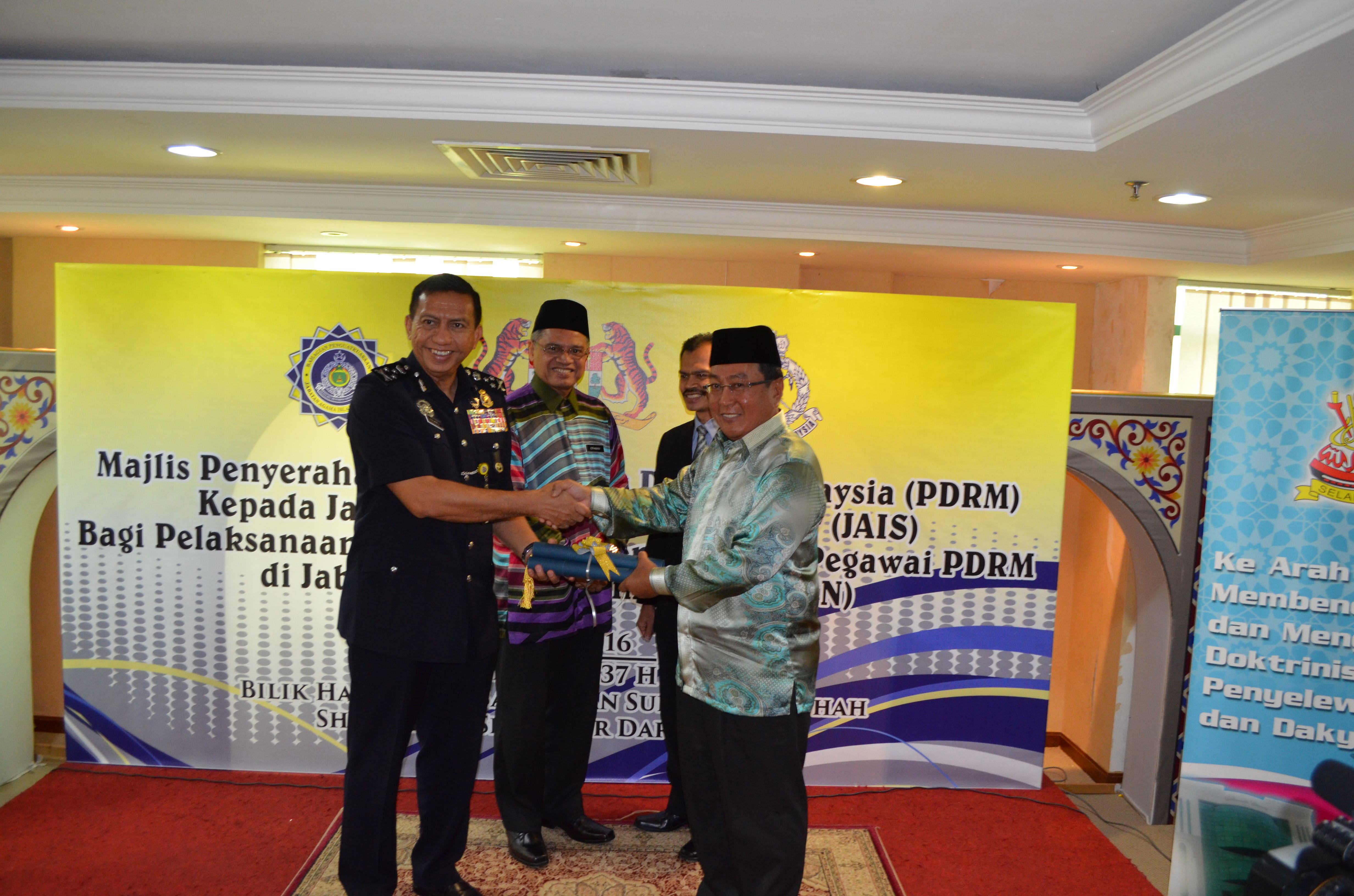 penyerahan polis jais 2016 6
