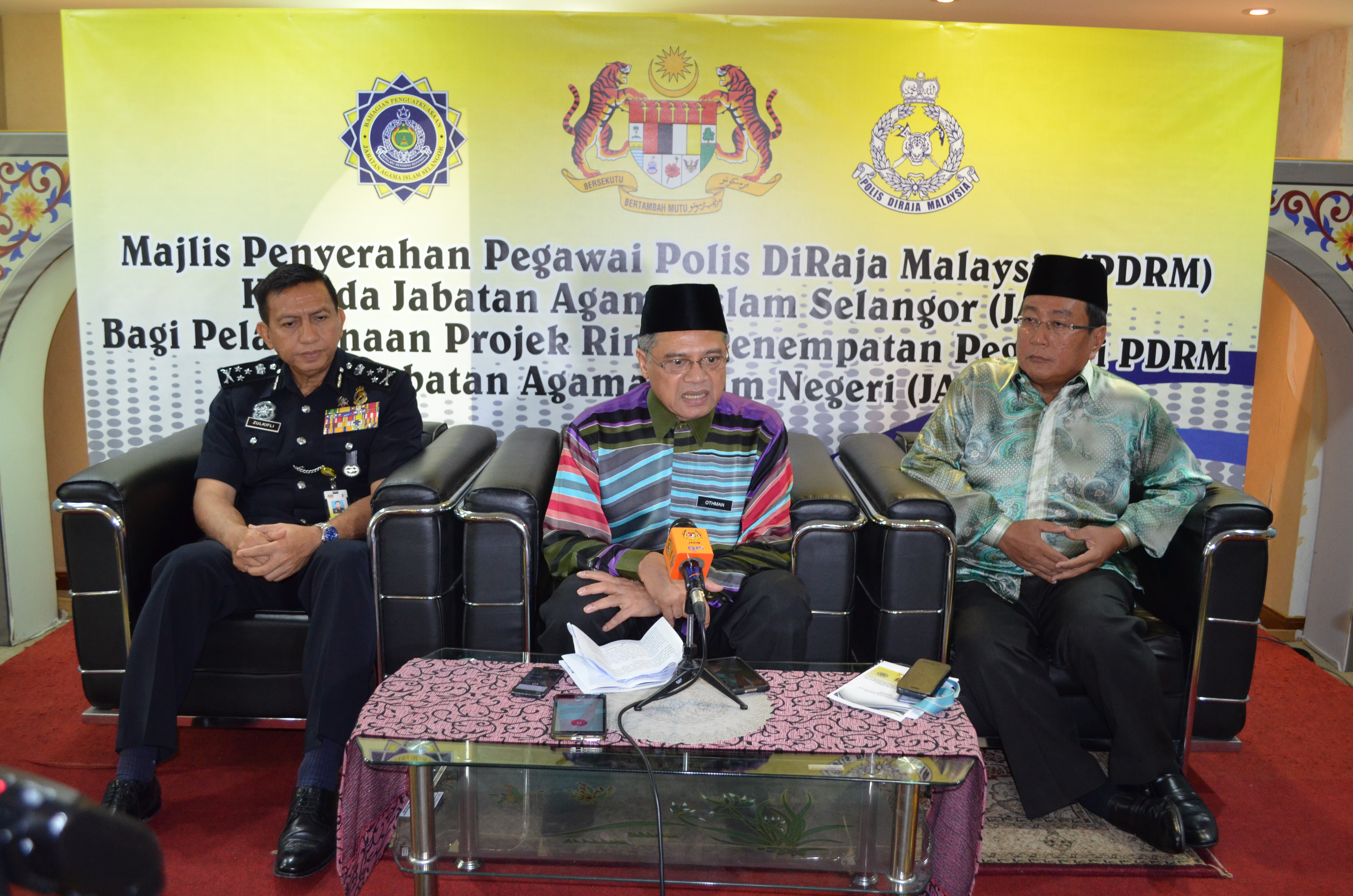 penyerahan polis jais 2016 8