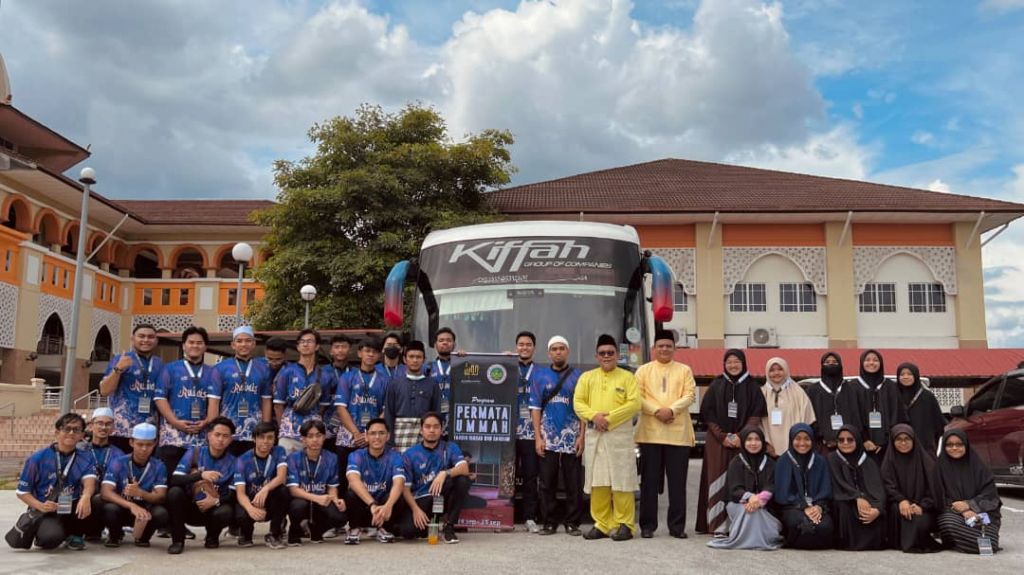 Huffaz DQ Menyantuni Anak Yatim Di Melaka