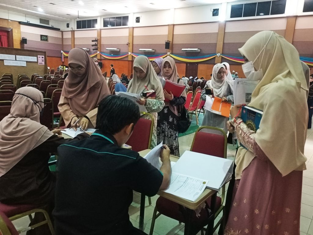 Calon pelajar baharu Program Pensijilan JAKIM IIUM selesai sesi temu duga 10