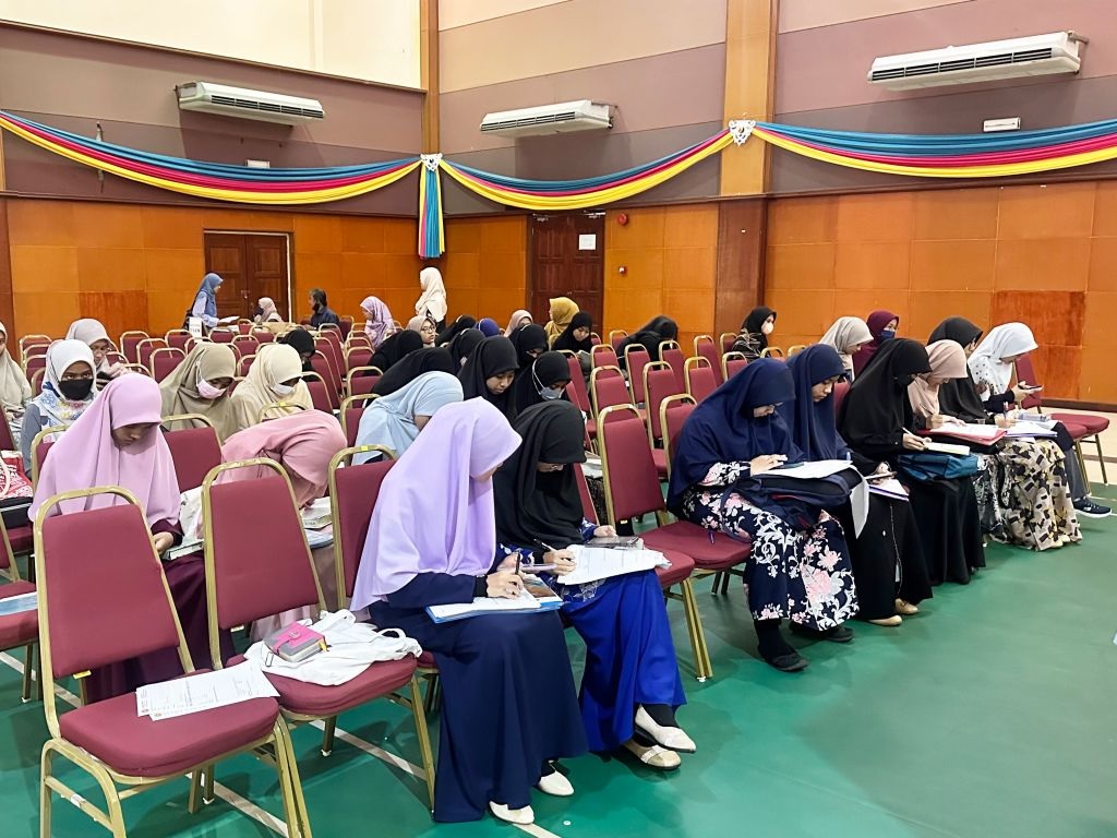 Calon pelajar baharu Program Pensijilan JAKIM IIUM selesai sesi temu duga 6