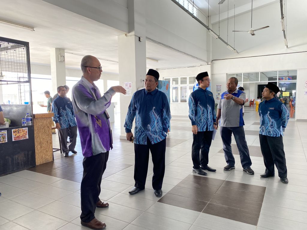 LAWATAN PENANDA ARAS KE UTHM KAMPUS PAGOH 2