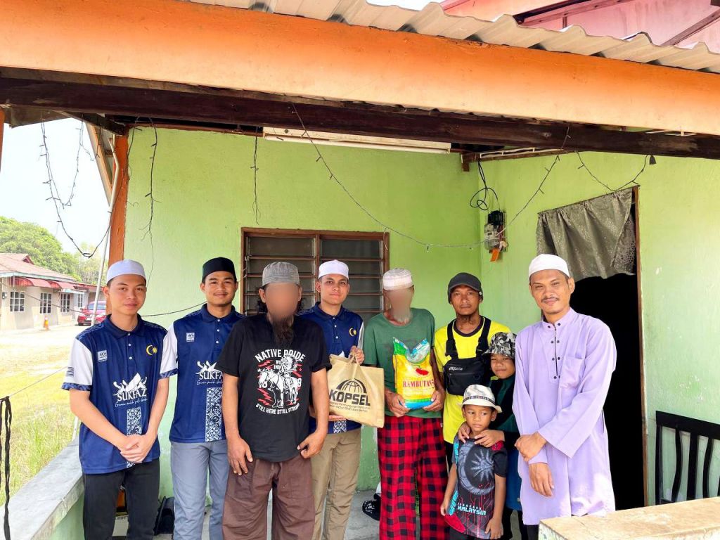 Pelajar Dq Santuni Anak Yatim Dan Asnaf Payasum 8