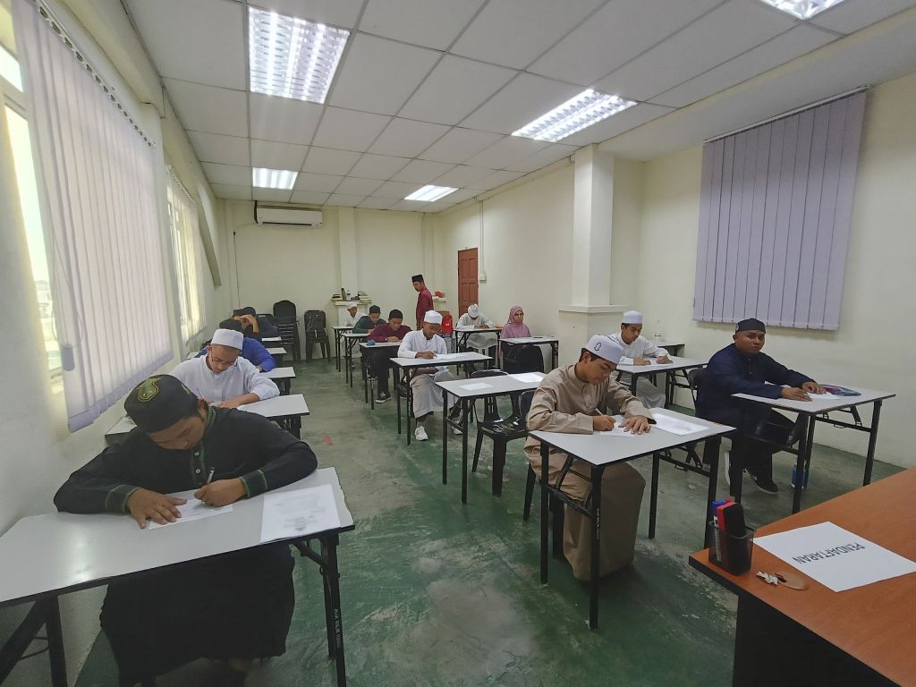 HUFFAZ DUDUKI PEPERIKSAAN SIJIL TAHFIZ MALAYSIA 03