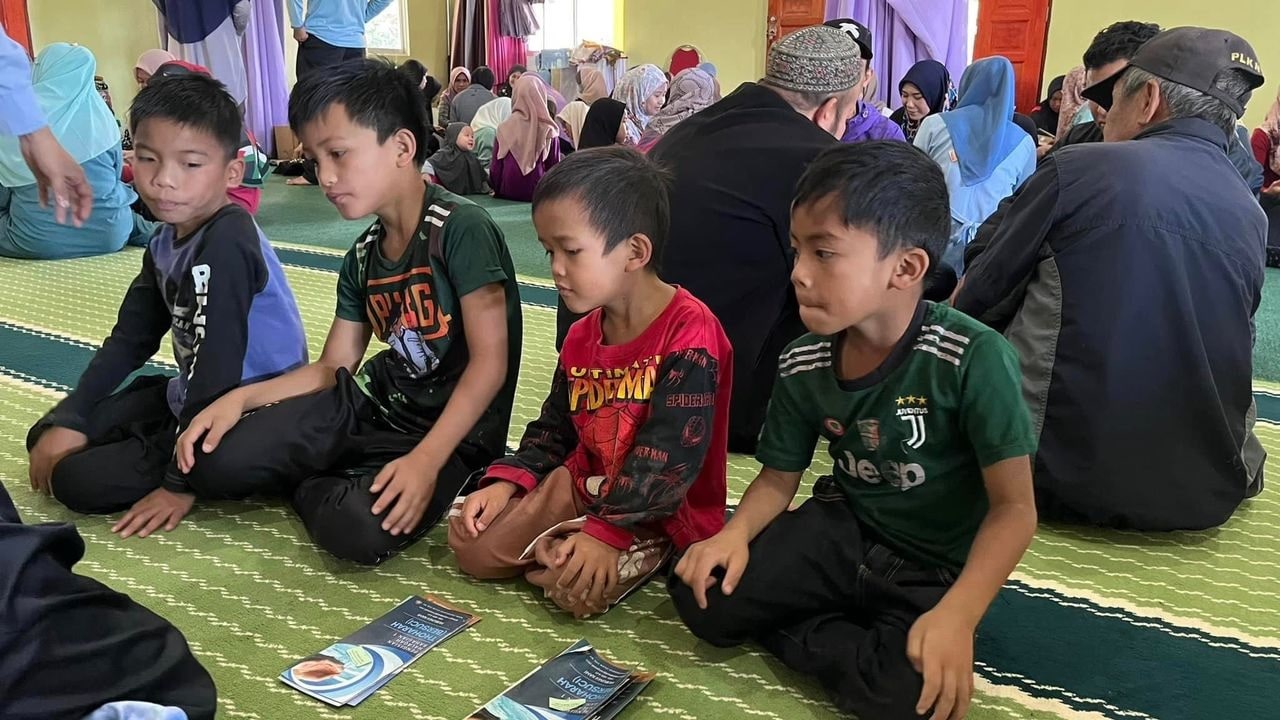 Tautan Kasih Menyantuni masyarakat Di Mesilou Sabah 4