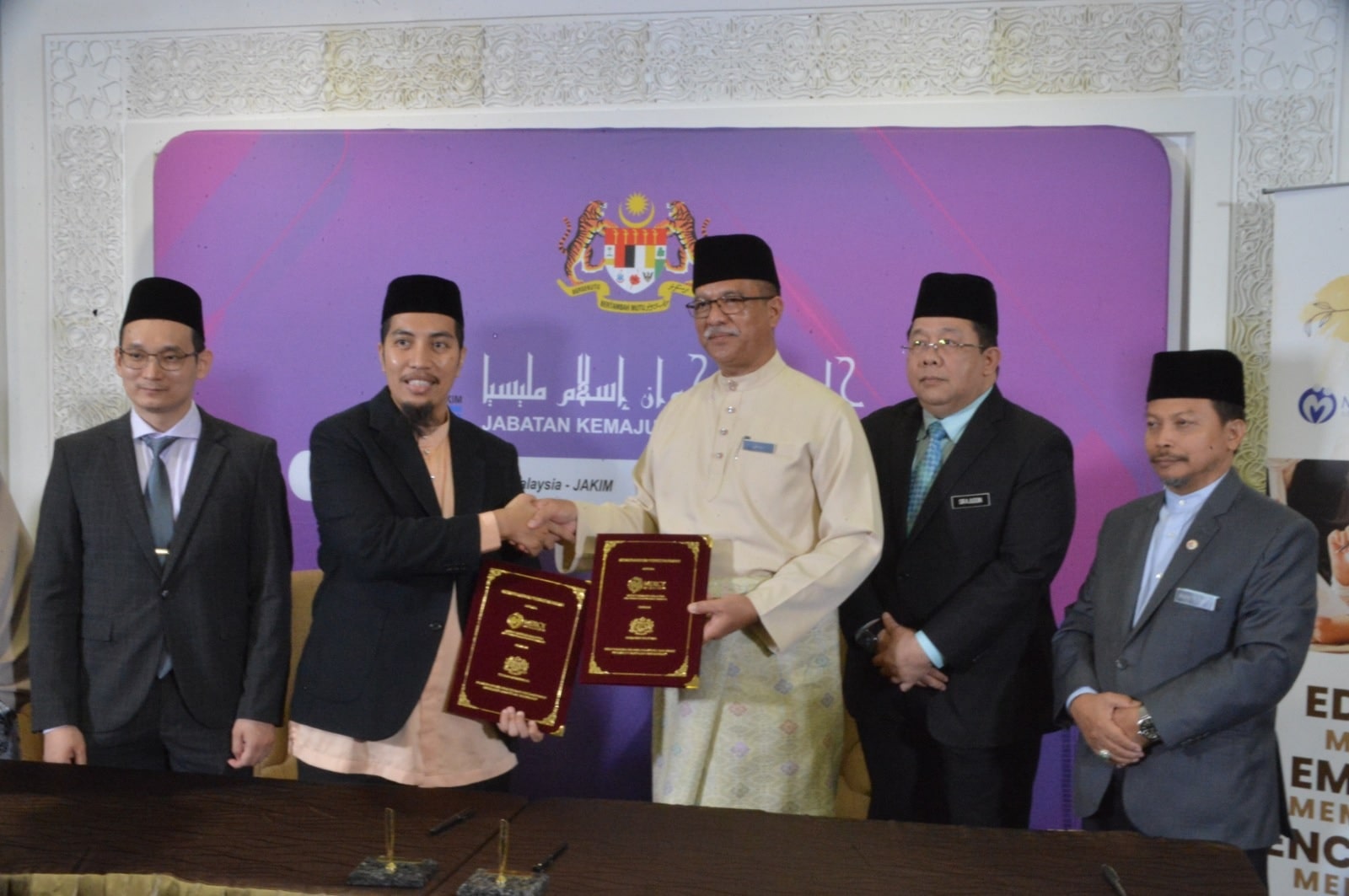 Majlis Menandatangani MoU antara JAKIM dan Mercy Mission Malaysia 6 min