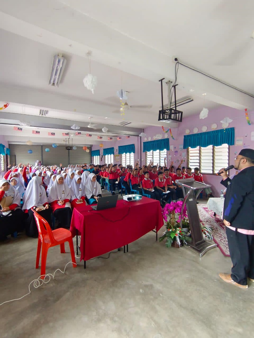 SEMINAR ISU SOSIAL DI SMA AL KHAIRIAH 8