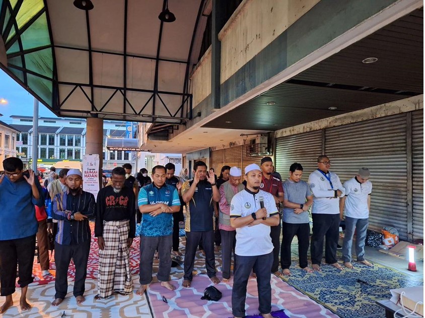 Program Rahmah Madani Menyantuni gelandangan Sekitar Ipoh perak 2023 4