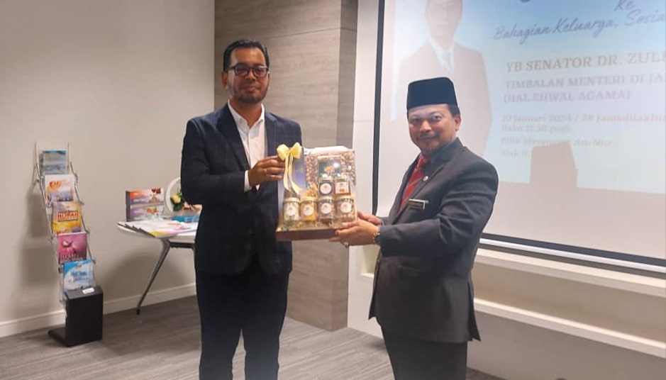 SENATOR DR ZULKIFLI BIN HASAN 9