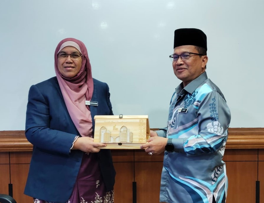 KUNJUNG HORMAT TKPO KE KKM 03