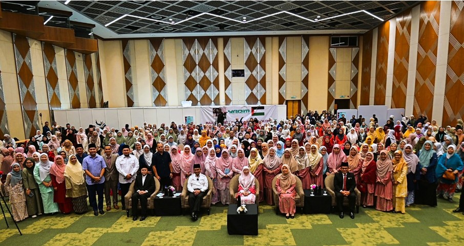 KARNIVAL WANITA MADANI 2025 02