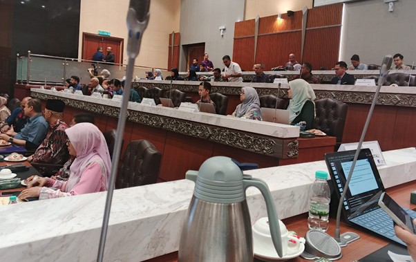 Pembentangan Kertas Cadangan Pelaksanaan SPPIM 02