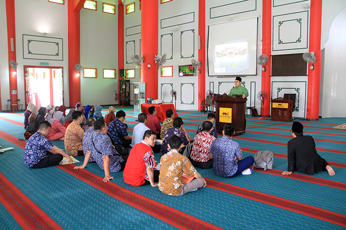 Kunjungan Rahmah Ke Masjid Cina 1
