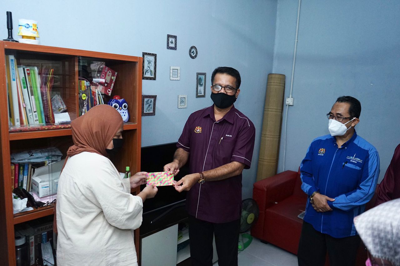 Agensi Agama Turun Padang Sampaikan Bantuan Kepada Penduduk Langkawi 2