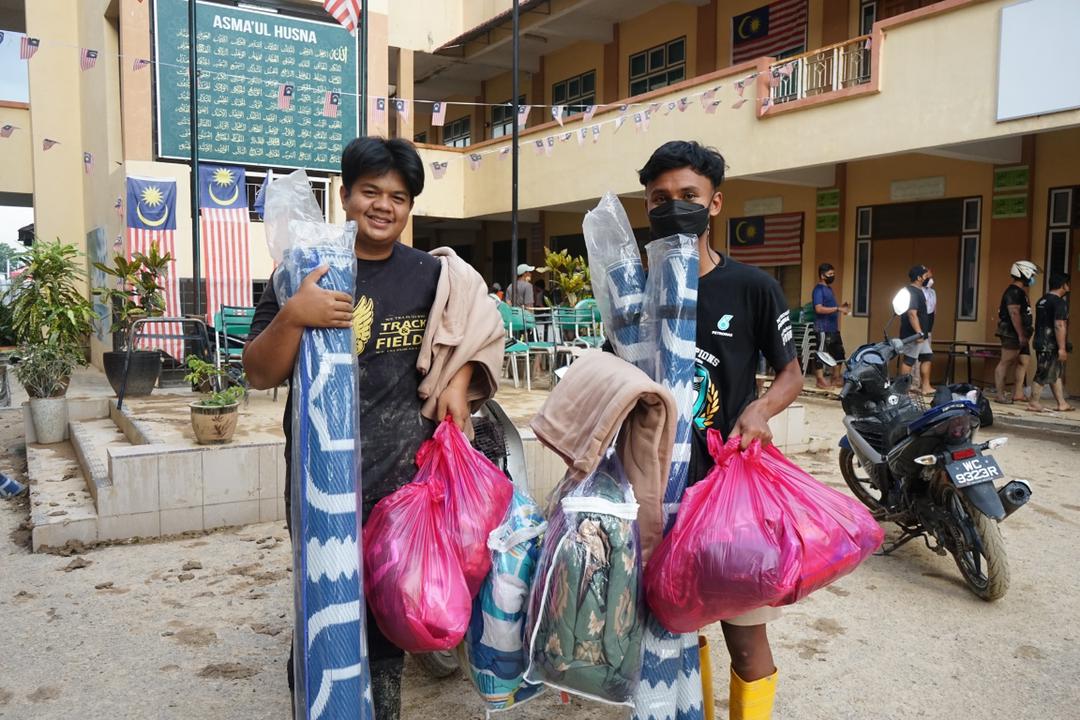 Skuad Musaadah Keluarga Malaysia Santuni Mangsa Banjir di Hulu Langat 2