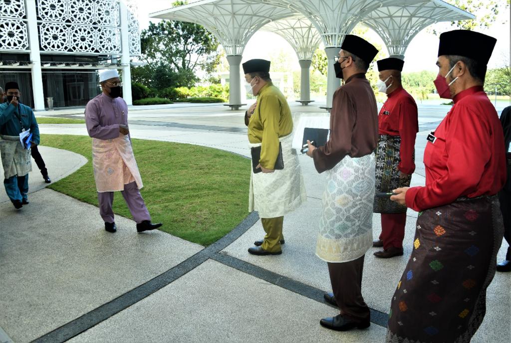 Lawatan Kerja YBM Ke Bahagian Pendidikan JAKIM 1