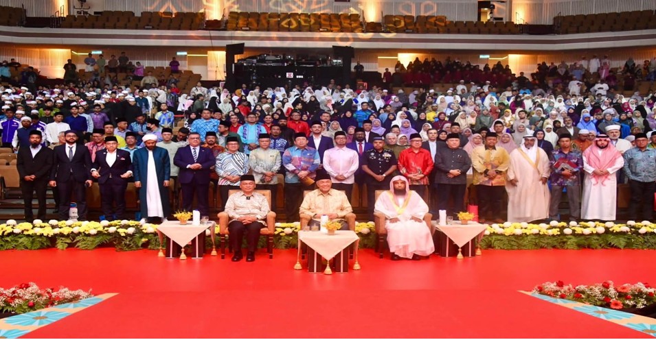 WORLD QURAN SYMPOSIUM 01