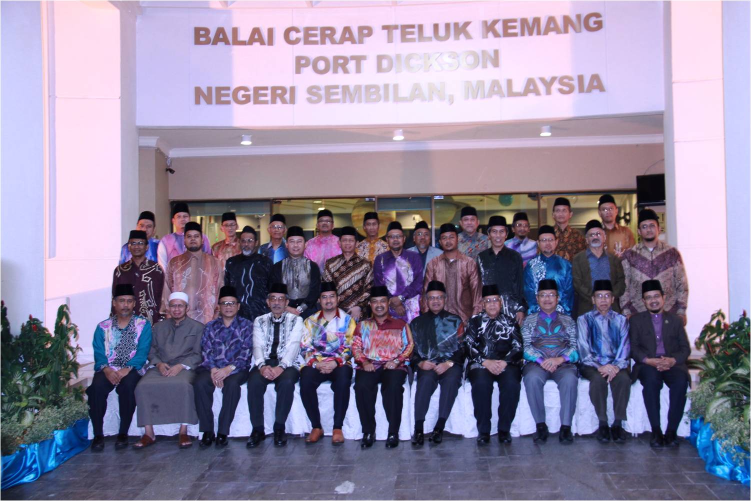 bersama delegasi